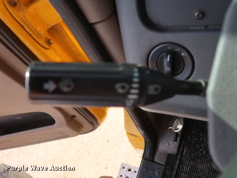 image for item HA9100 2017 Freightliner Cascadia 125  semi truck