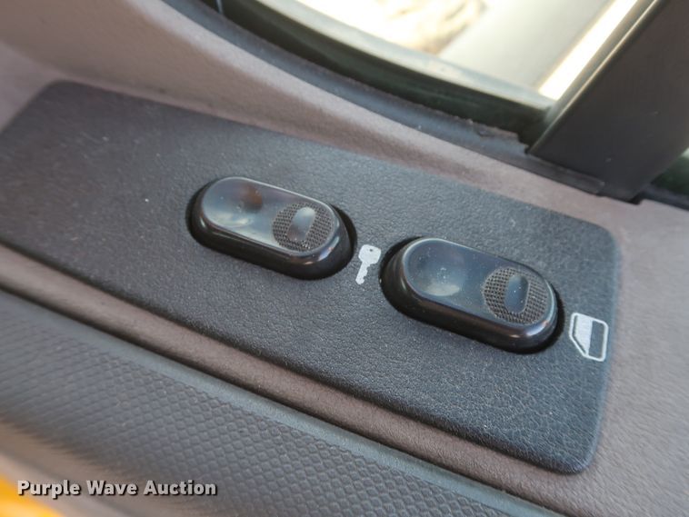 image for item HA9100 2017 Freightliner Cascadia 125  semi truck