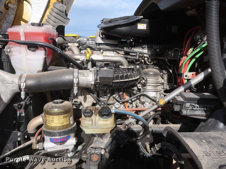 image for item HA9100 2017 Freightliner Cascadia 125  semi truck