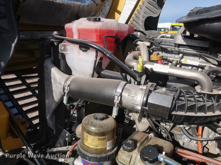 image for item HA9100 2017 Freightliner Cascadia 125  semi truck