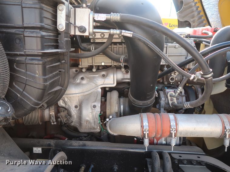 image for item HA9100 2017 Freightliner Cascadia 125  semi truck