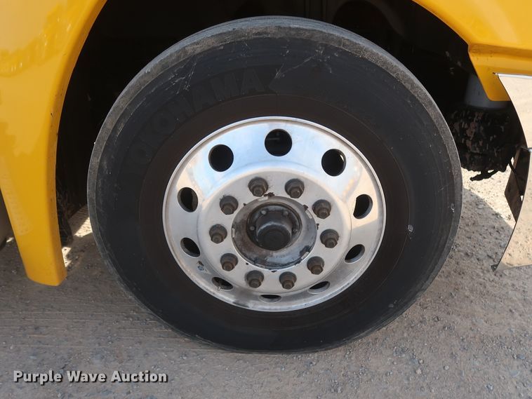 image for item HA9100 2017 Freightliner Cascadia 125  semi truck