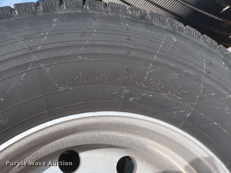 image for item HA9100 2017 Freightliner Cascadia 125  semi truck