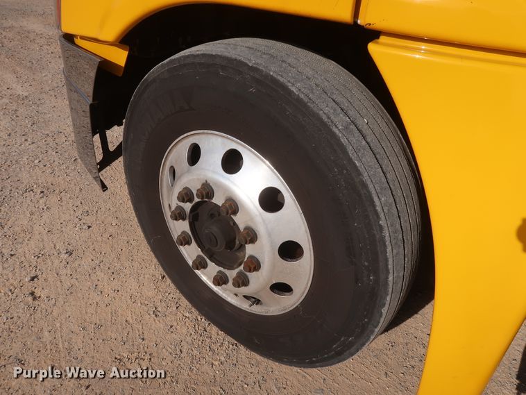 image for item HA9100 2017 Freightliner Cascadia 125  semi truck