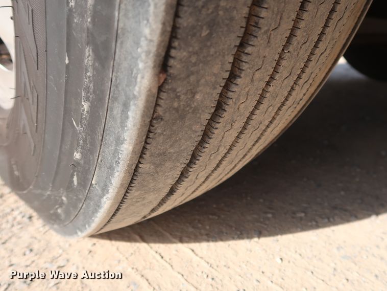 image for item HA9100 2017 Freightliner Cascadia 125  semi truck