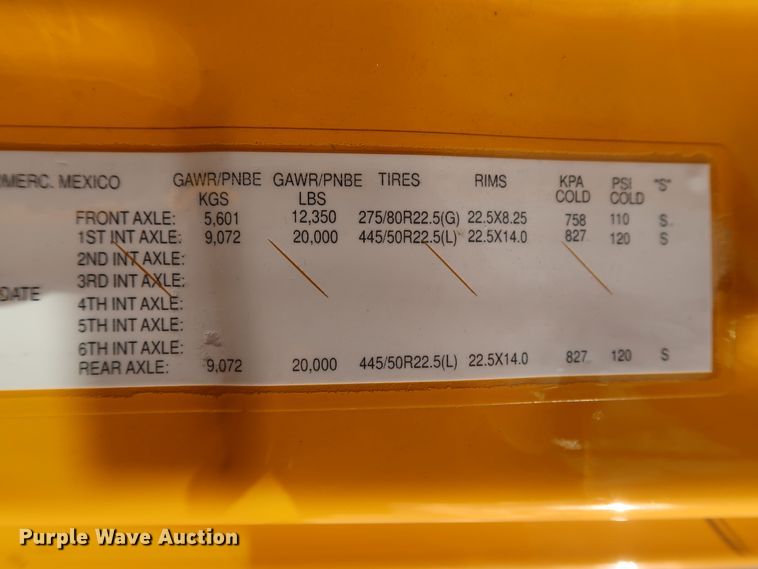 image for item HA9100 2017 Freightliner Cascadia 125  semi truck