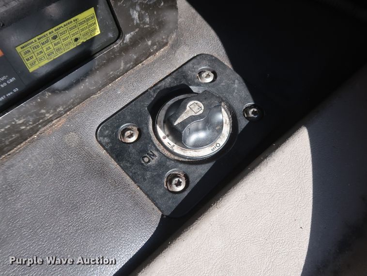 image for item HA9101 2017 Freightliner Cascadia 125  semi truck