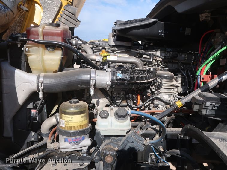 image for item HA9101 2017 Freightliner Cascadia 125  semi truck