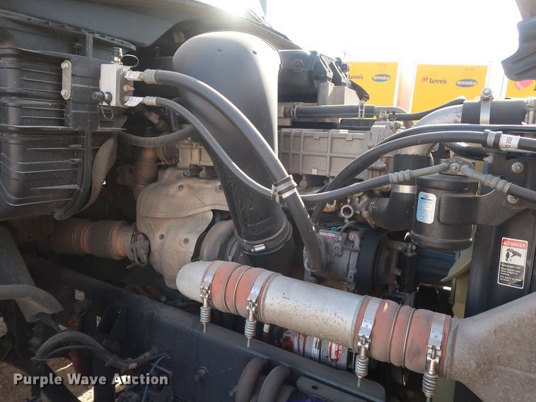 image for item HA9101 2017 Freightliner Cascadia 125  semi truck