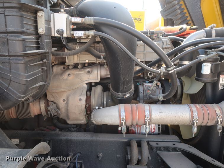 image for item HA9101 2017 Freightliner Cascadia 125  semi truck