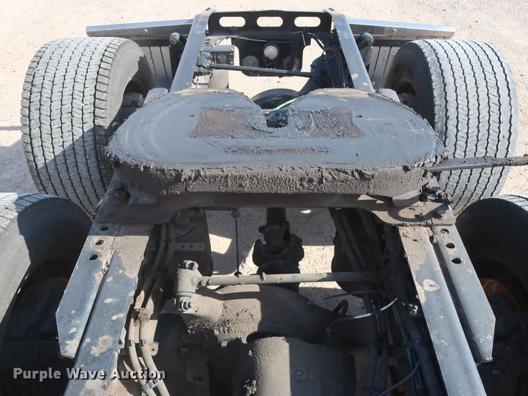 image for item HA9101 2017 Freightliner Cascadia 125  semi truck