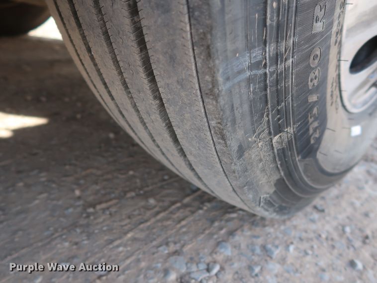 image for item HA9101 2017 Freightliner Cascadia 125  semi truck