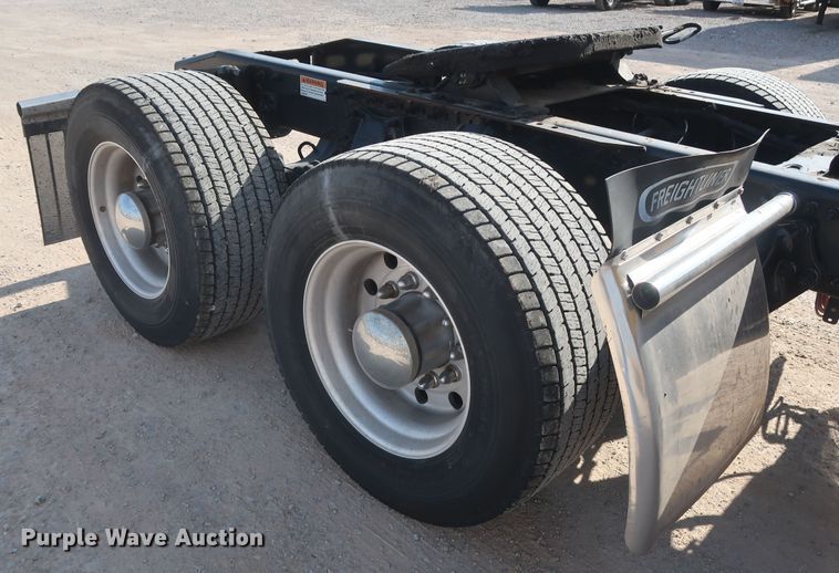 image for item HA9101 2017 Freightliner Cascadia 125  semi truck