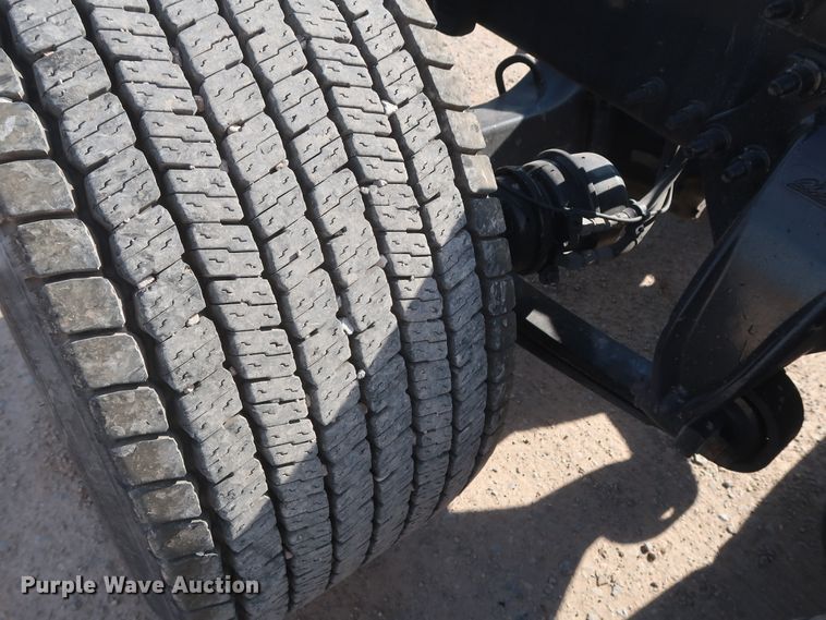 image for item HA9101 2017 Freightliner Cascadia 125  semi truck