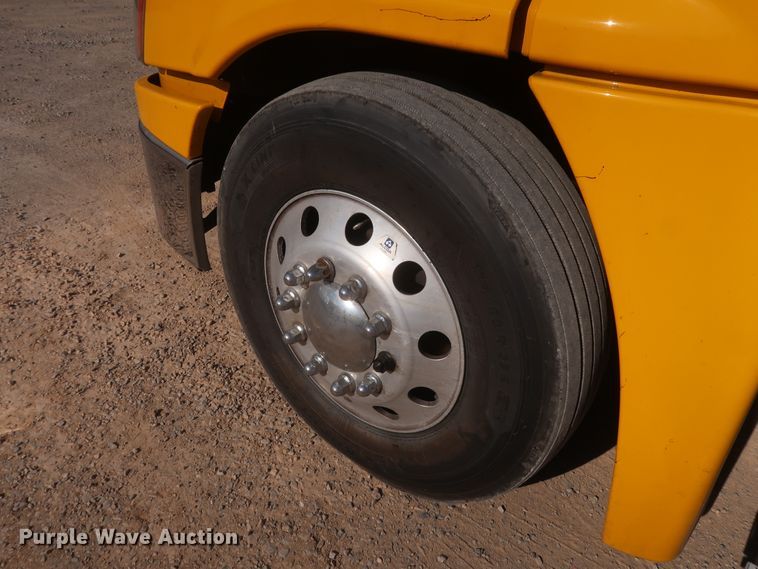 image for item HA9101 2017 Freightliner Cascadia 125  semi truck