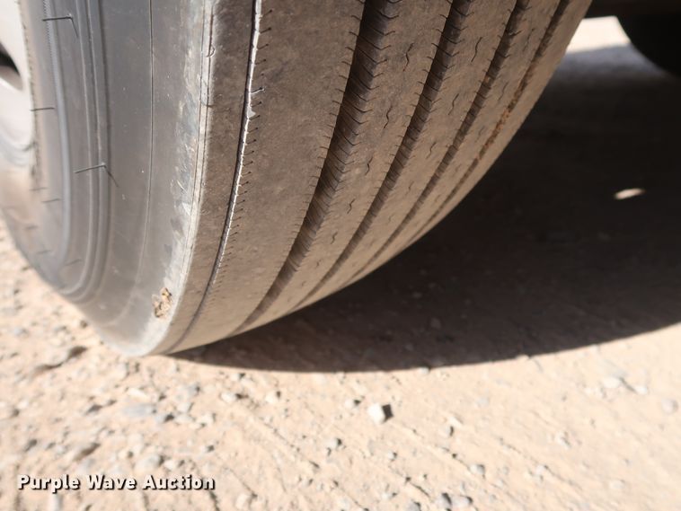 image for item HA9101 2017 Freightliner Cascadia 125  semi truck