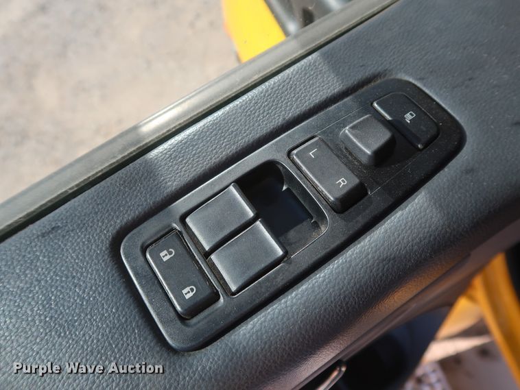 image for item HA9102 2015 Peterbilt 579  semi truck