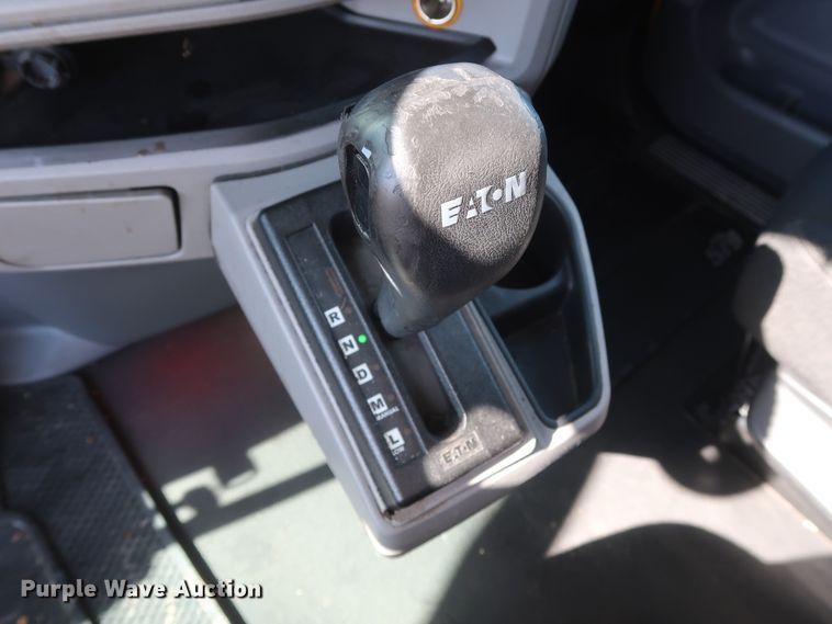 image for item HA9102 2015 Peterbilt 579  semi truck