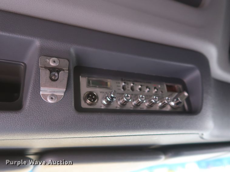 image for item HA9102 2015 Peterbilt 579  semi truck