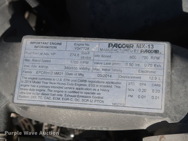 image for item HA9102 2015 Peterbilt 579  semi truck