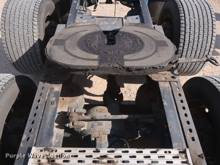 image for item HA9102 2015 Peterbilt 579  semi truck