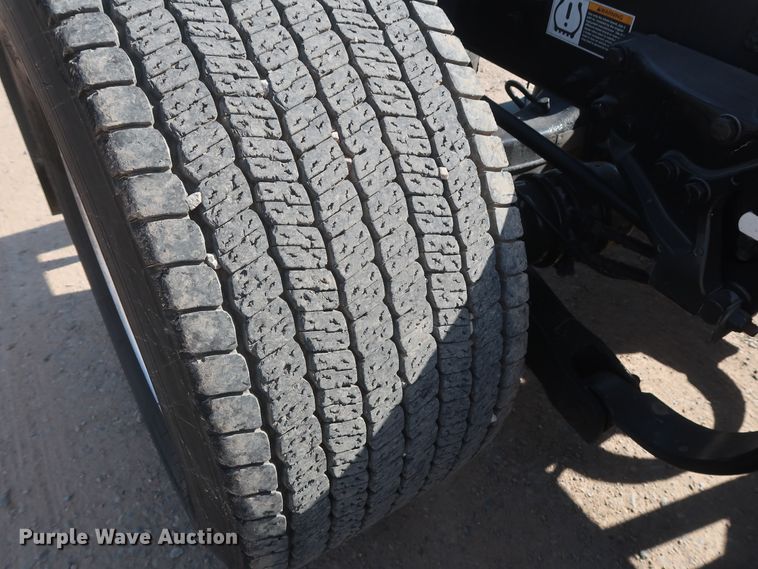 image for item HA9102 2015 Peterbilt 579  semi truck