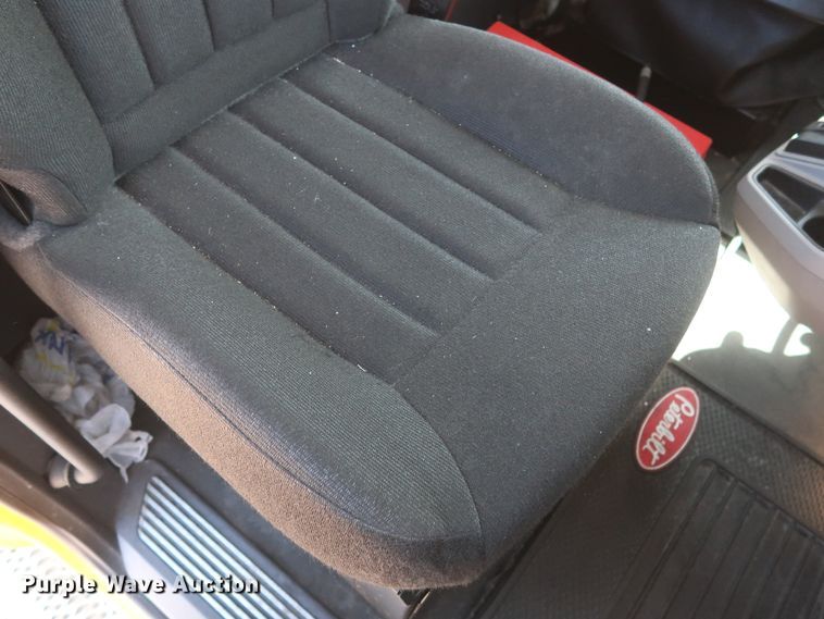 image for item HA9103 2016 Peterbilt 579  semi truck