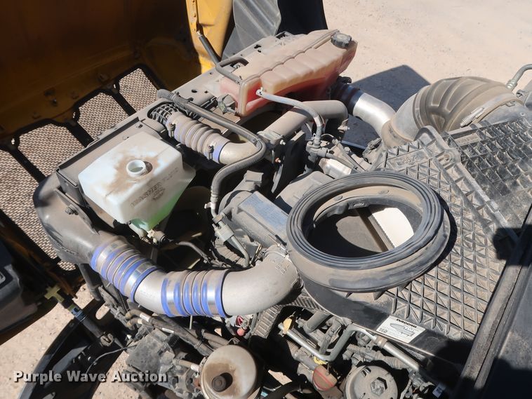 image for item HA9103 2016 Peterbilt 579  semi truck