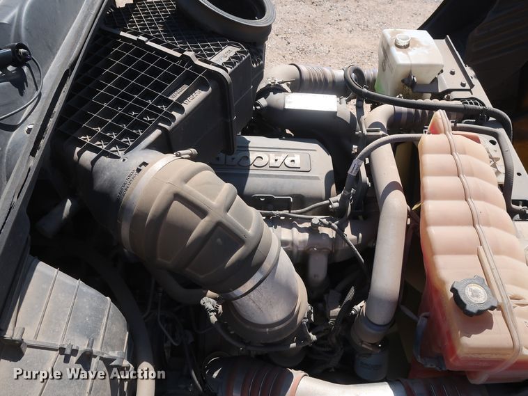 image for item HA9103 2016 Peterbilt 579  semi truck