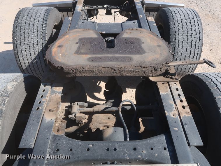 image for item HA9103 2016 Peterbilt 579  semi truck