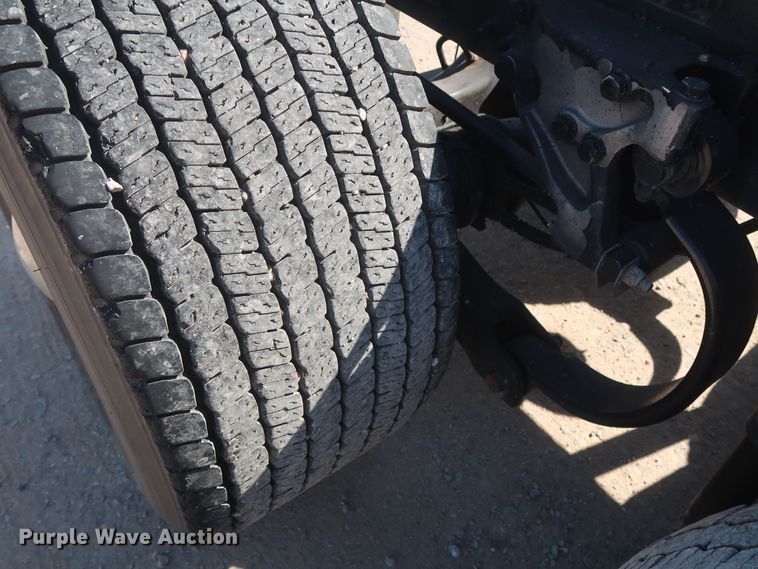 image for item HA9103 2016 Peterbilt 579  semi truck