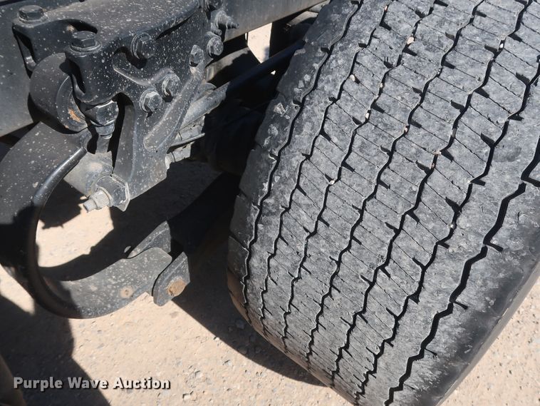 image for item HA9103 2016 Peterbilt 579  semi truck