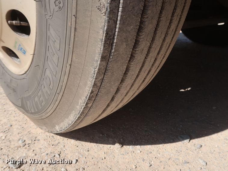 image for item HA9103 2016 Peterbilt 579  semi truck