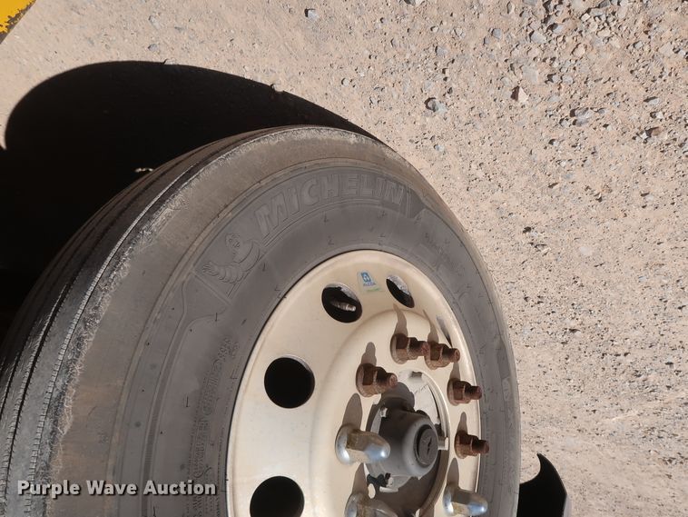 image for item HA9103 2016 Peterbilt 579  semi truck