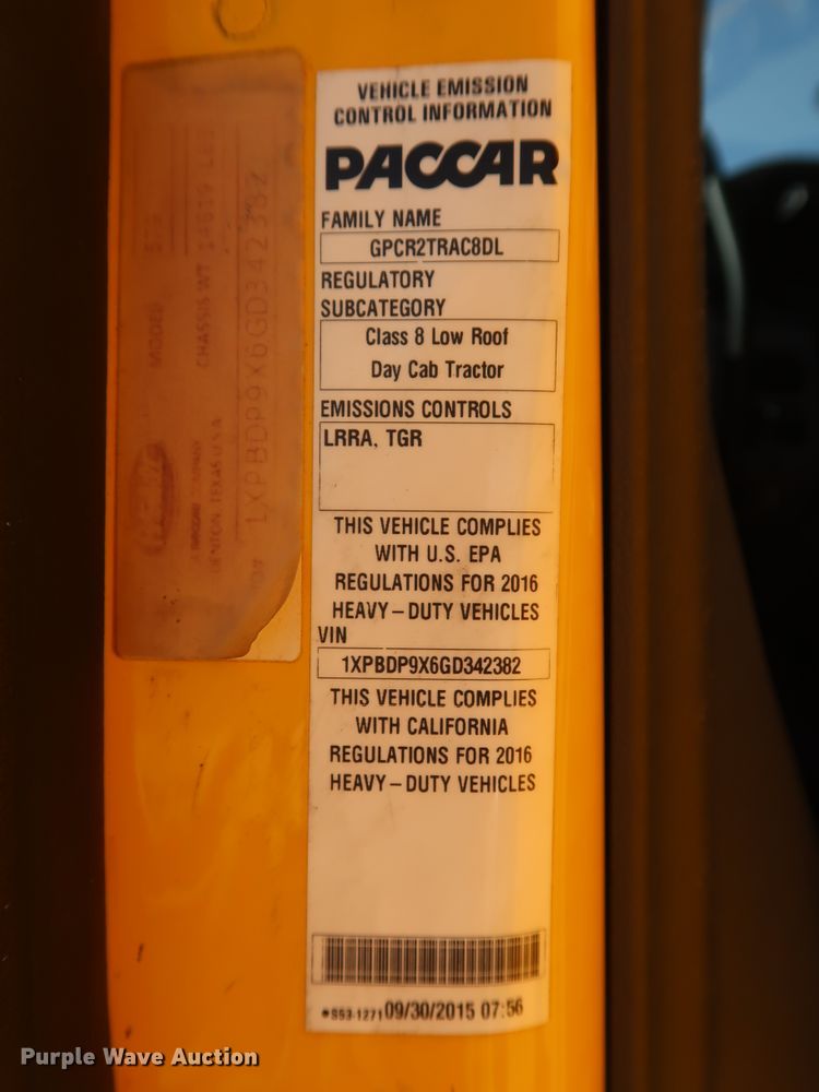 image for item HA9103 2016 Peterbilt 579  semi truck