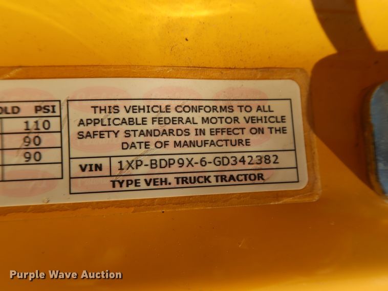 image for item HA9103 2016 Peterbilt 579  semi truck