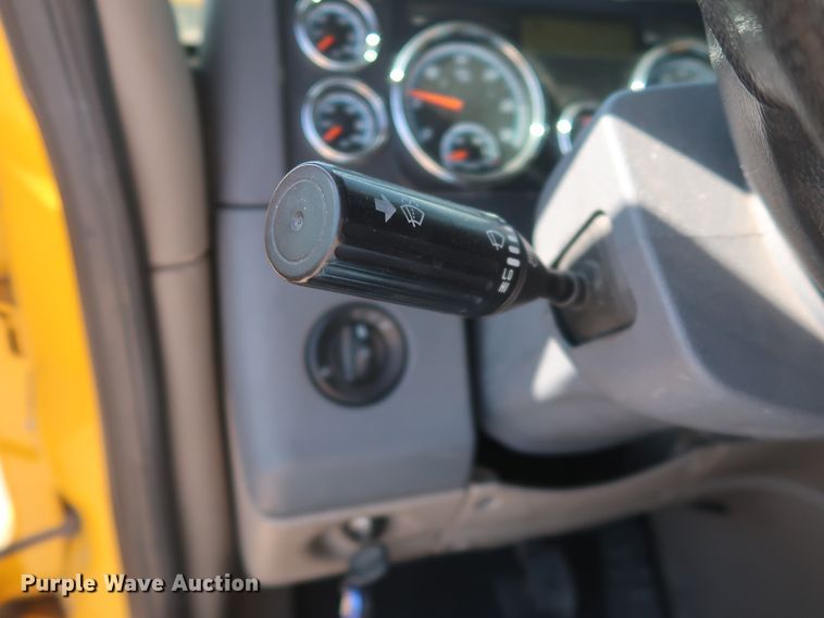 image for item HA9104 2017 Freightliner Cascadia 125  semi truck