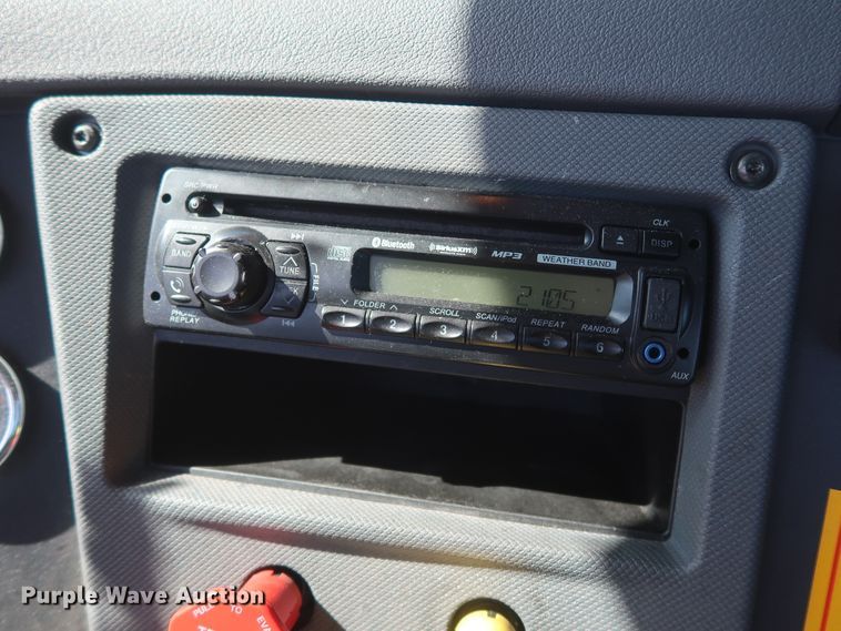 image for item HA9104 2017 Freightliner Cascadia 125  semi truck