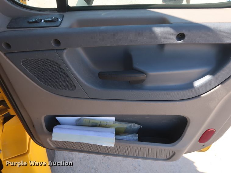 image for item HA9104 2017 Freightliner Cascadia 125  semi truck