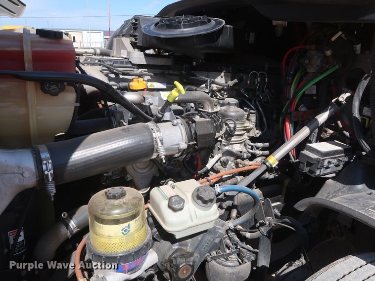 image for item HA9104 2017 Freightliner Cascadia 125  semi truck