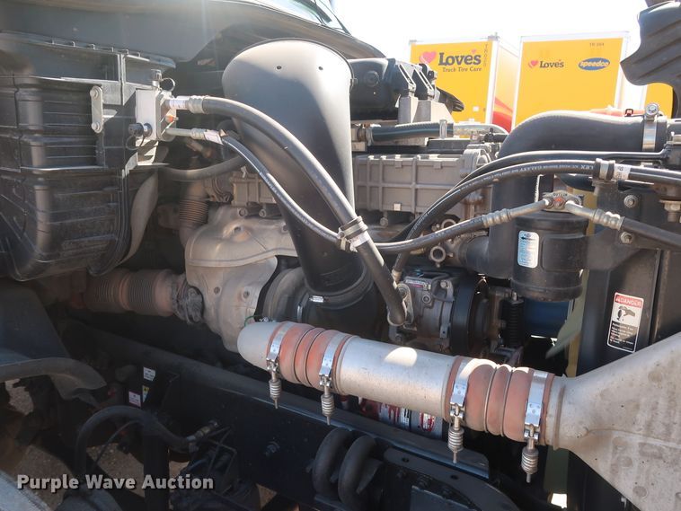 image for item HA9104 2017 Freightliner Cascadia 125  semi truck