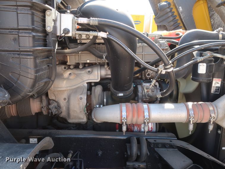 image for item HA9104 2017 Freightliner Cascadia 125  semi truck