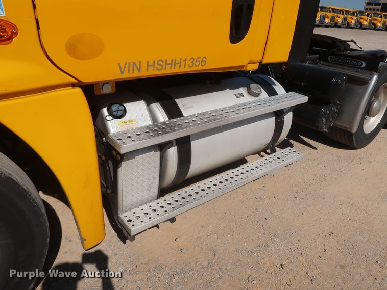 image for item HA9104 2017 Freightliner Cascadia 125  semi truck