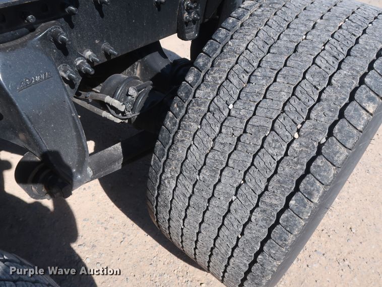 image for item HA9104 2017 Freightliner Cascadia 125  semi truck