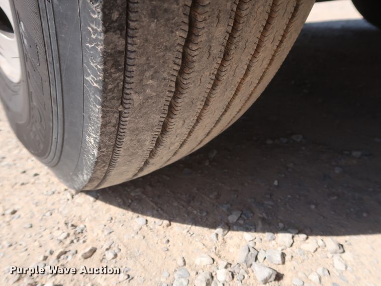 image for item HA9104 2017 Freightliner Cascadia 125  semi truck