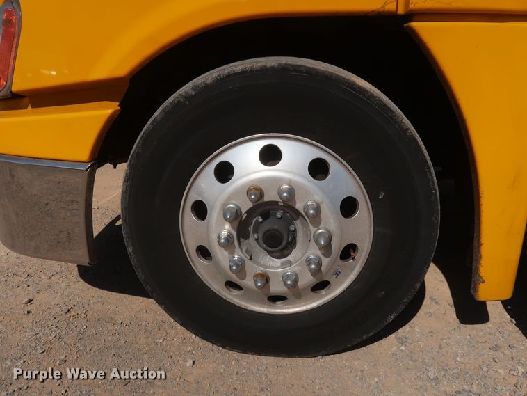 image for item HA9104 2017 Freightliner Cascadia 125  semi truck