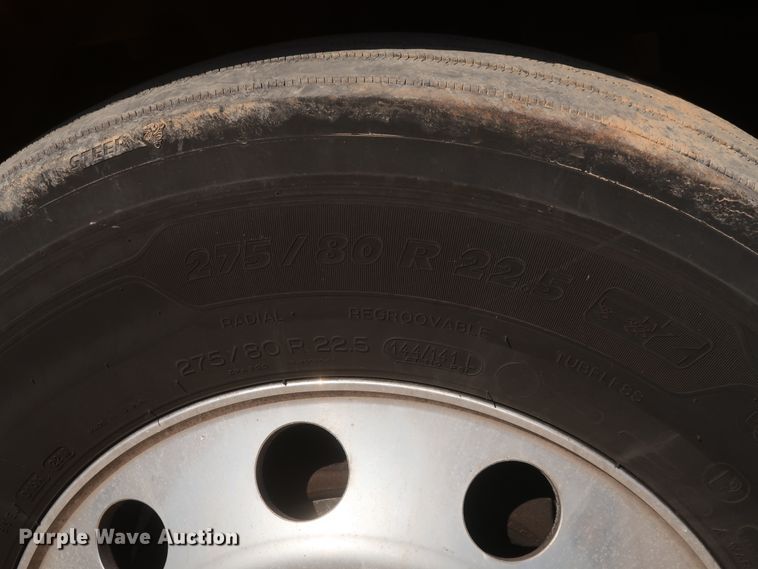 image for item HA9104 2017 Freightliner Cascadia 125  semi truck