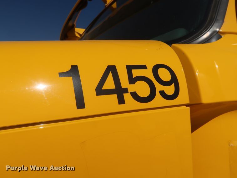 image for item HA9104 2017 Freightliner Cascadia 125  semi truck