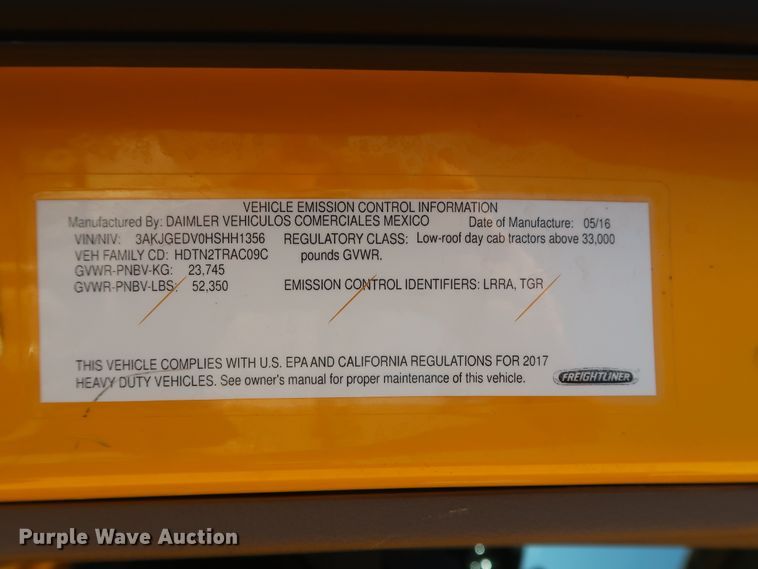 image for item HA9104 2017 Freightliner Cascadia 125  semi truck