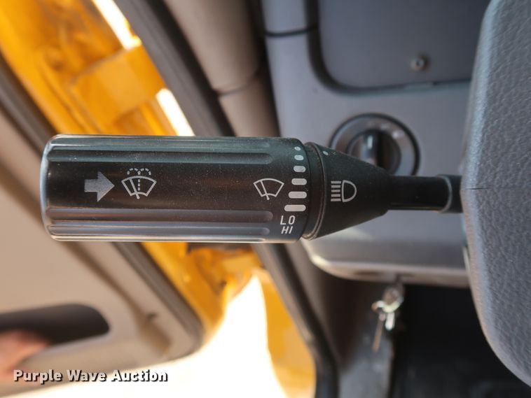 image for item HA9105 2016 Freightliner Cascadia 125  semi truck